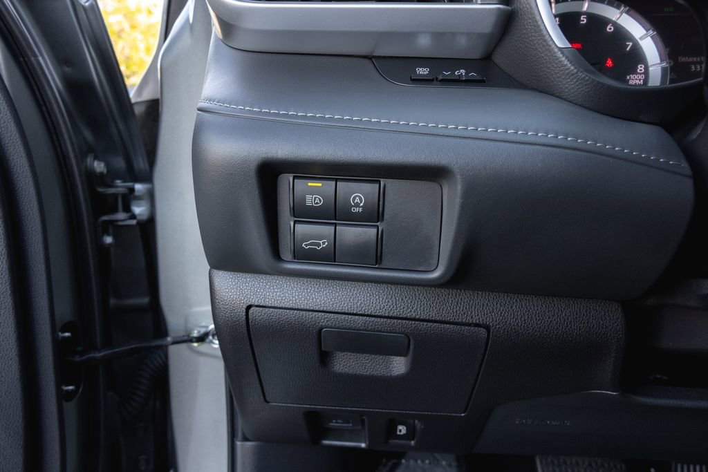 Certified 2025 Toyota Highlander XLE image 14
