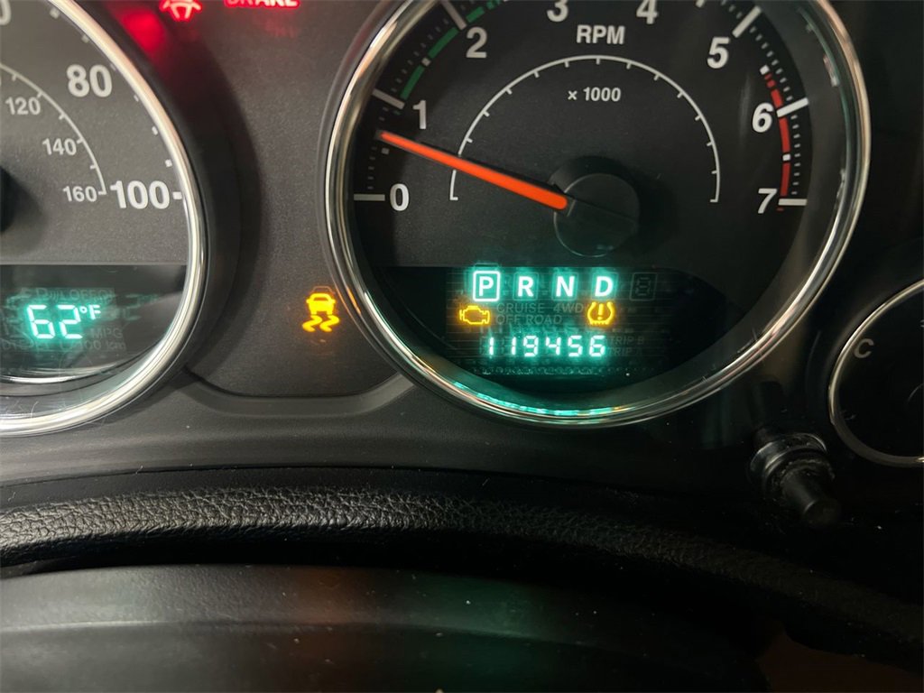 Used 2011 Jeep Wrangler Sahara image 12