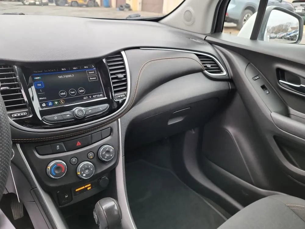 Used 2021 Chevrolet Trax LS w/ Tint and Cruise Package AWD/4WD image 16