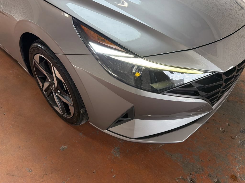 Certified 2023 Hyundai Elantra SEL w/ Convenience Package FWD image 9