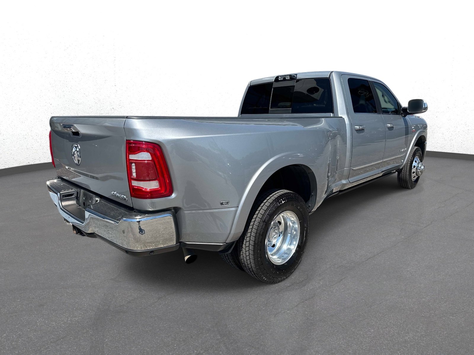 Used 2022 RAM 3500 Limited image 3