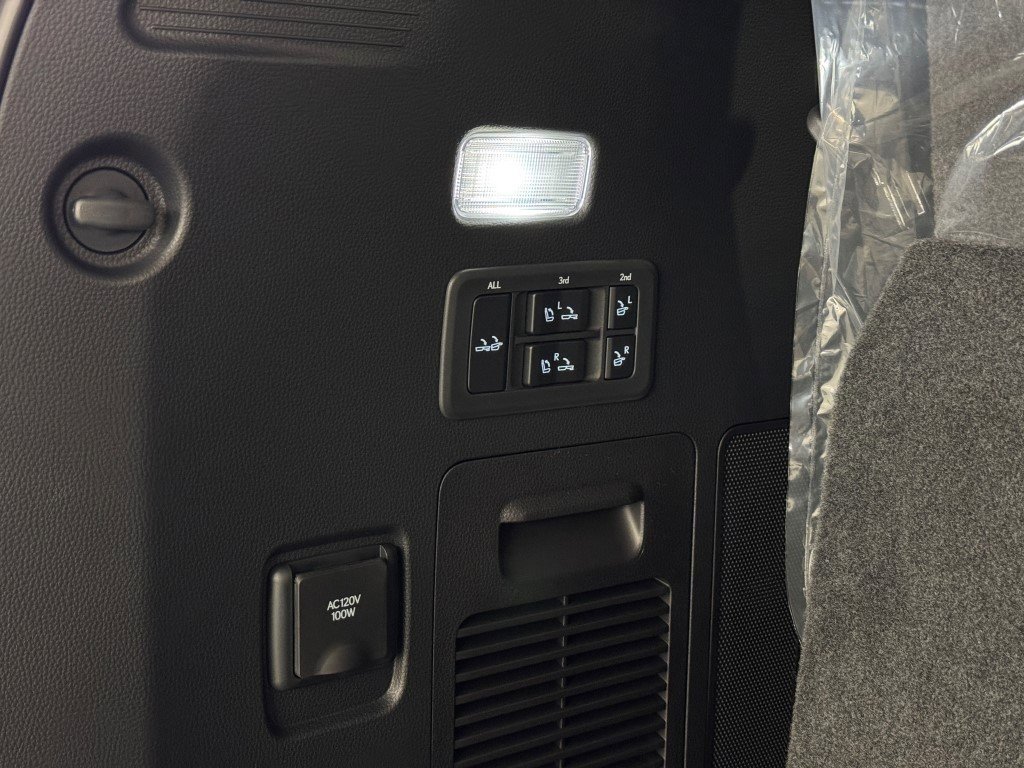 New 2025 Lexus LX 600 4WD w/ Luxury Package image 13