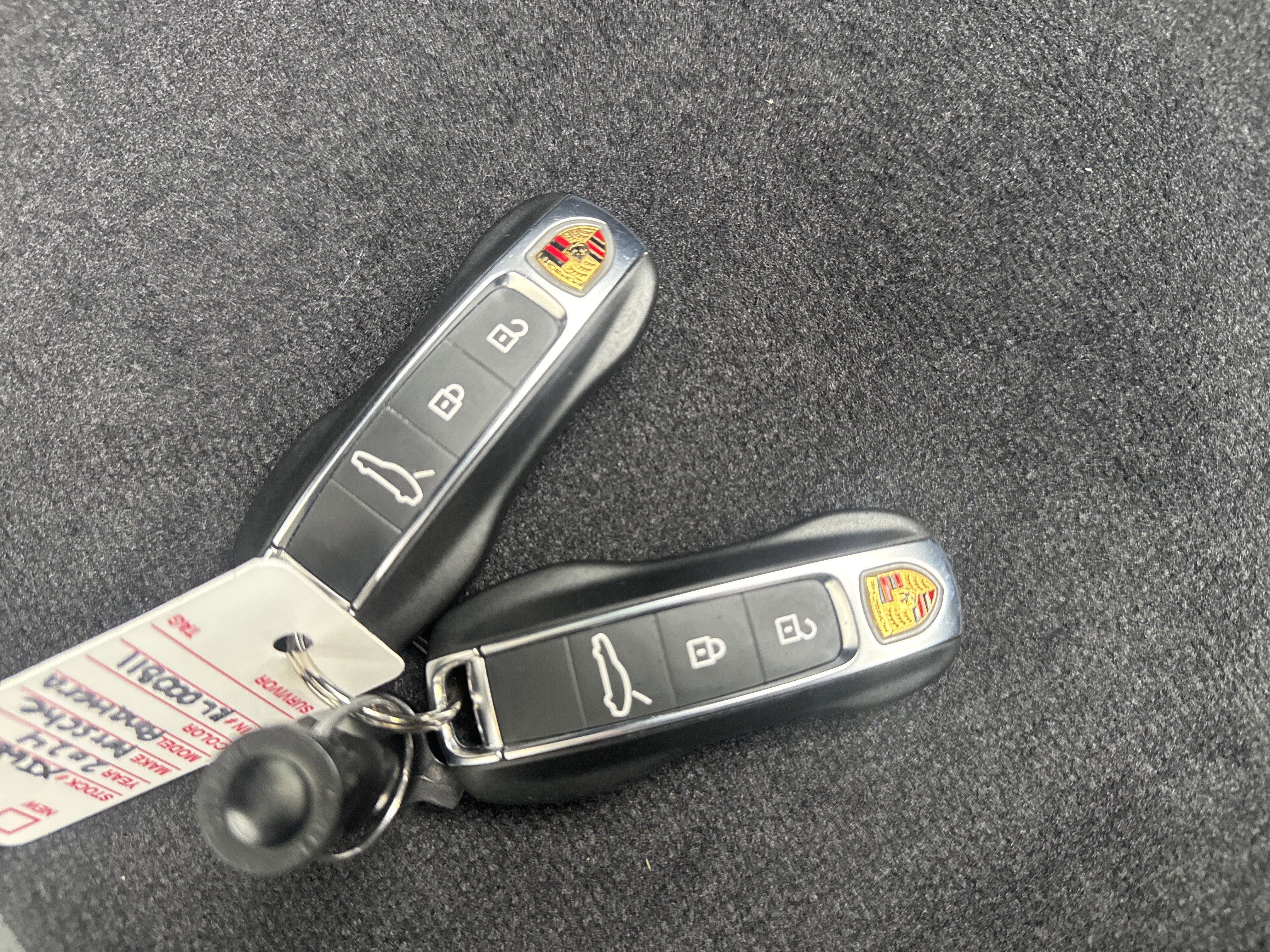 Used 2024 Porsche Panamera image 28