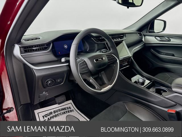 Used 2024 Jeep Grand Cherokee Altitude image 9