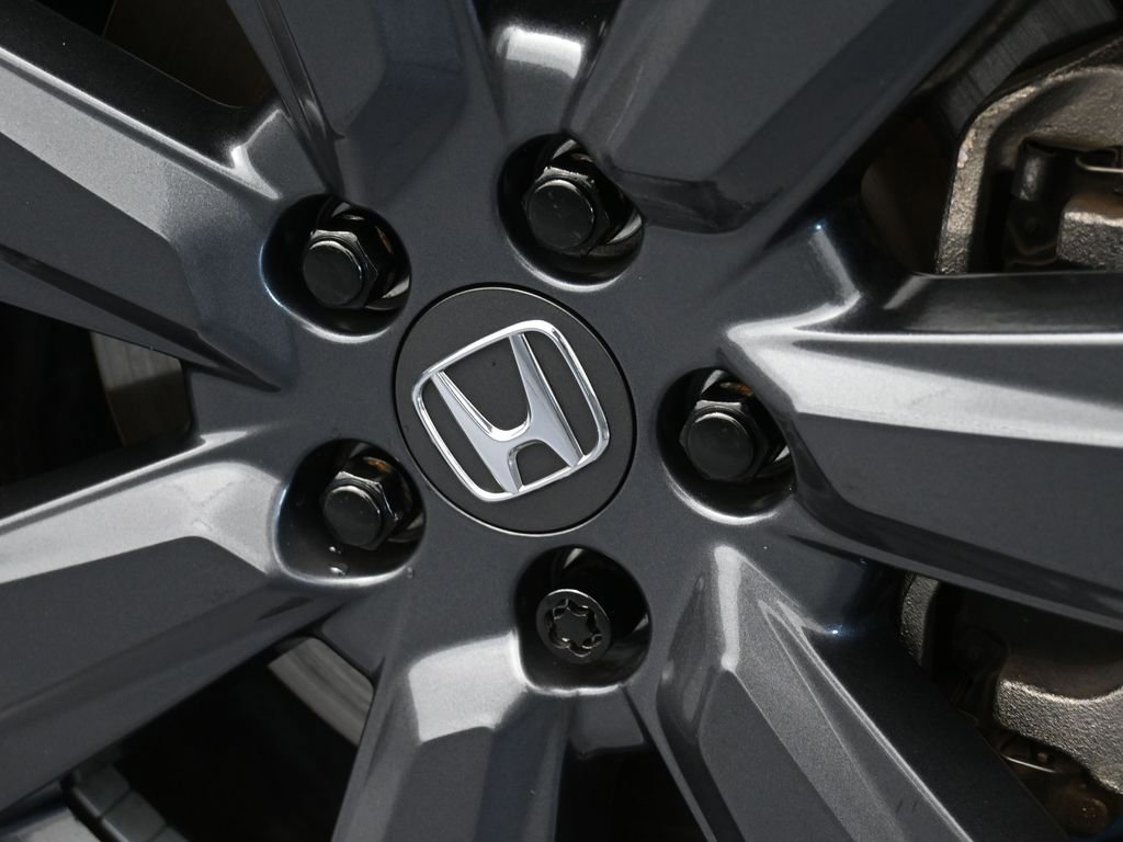 Used 2023 Honda Pilot Sport image 47