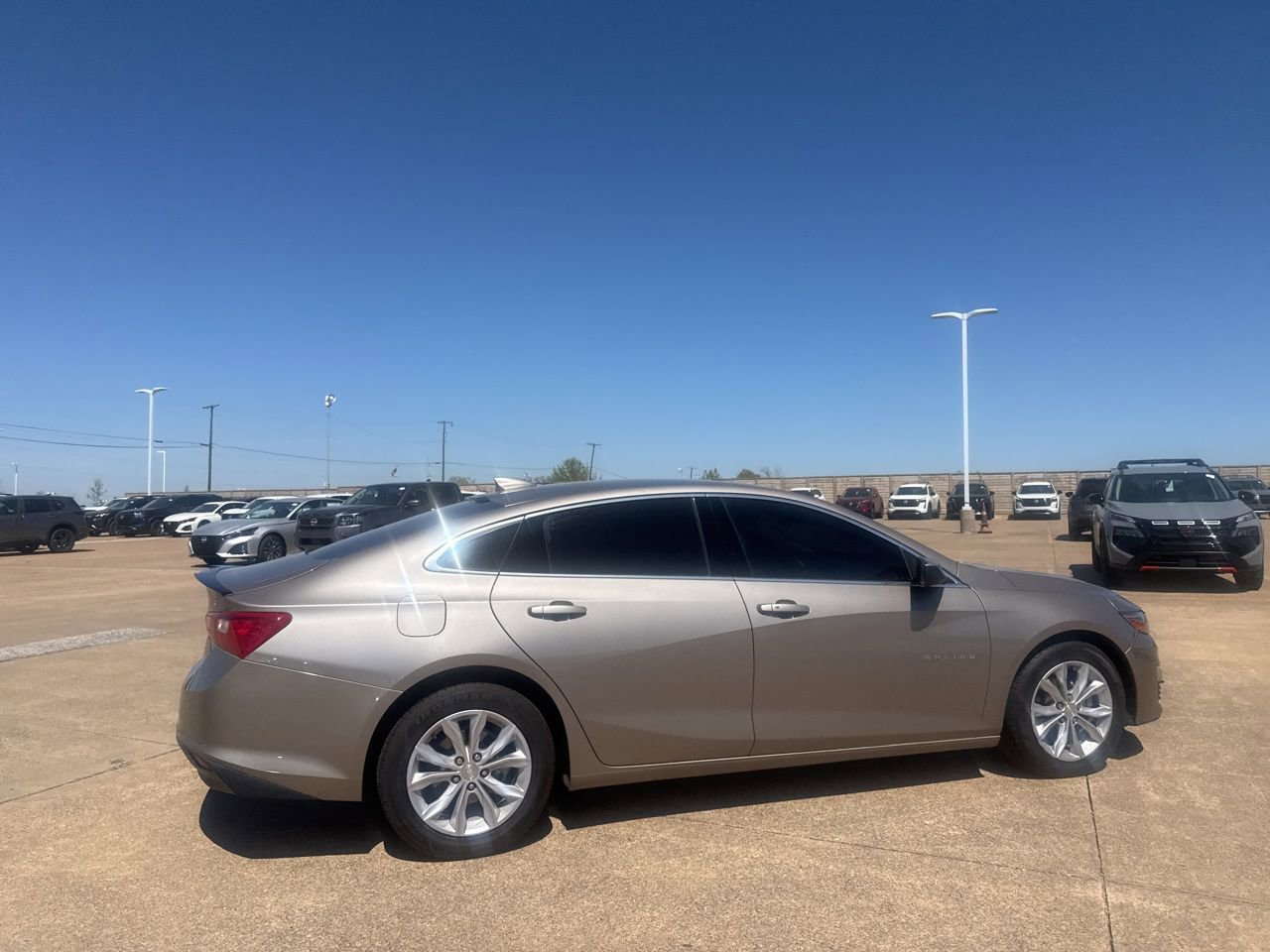 Used 2023 Chevrolet Malibu LT w/ Driver Confidence Package image 23