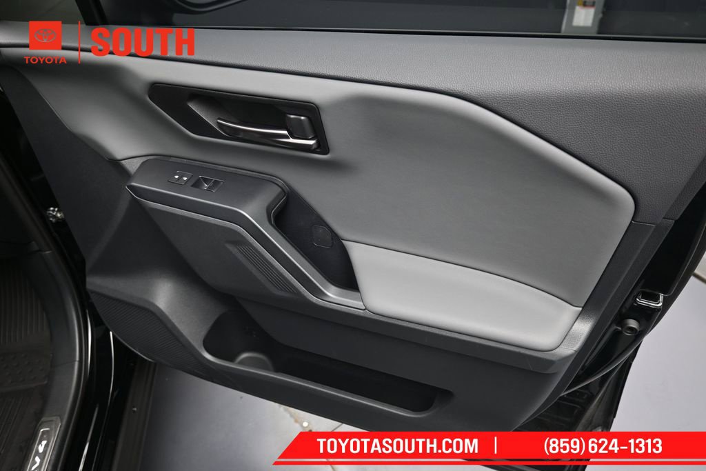 Used 2026 Toyota RAV4 XSE AWD/4WD image 33