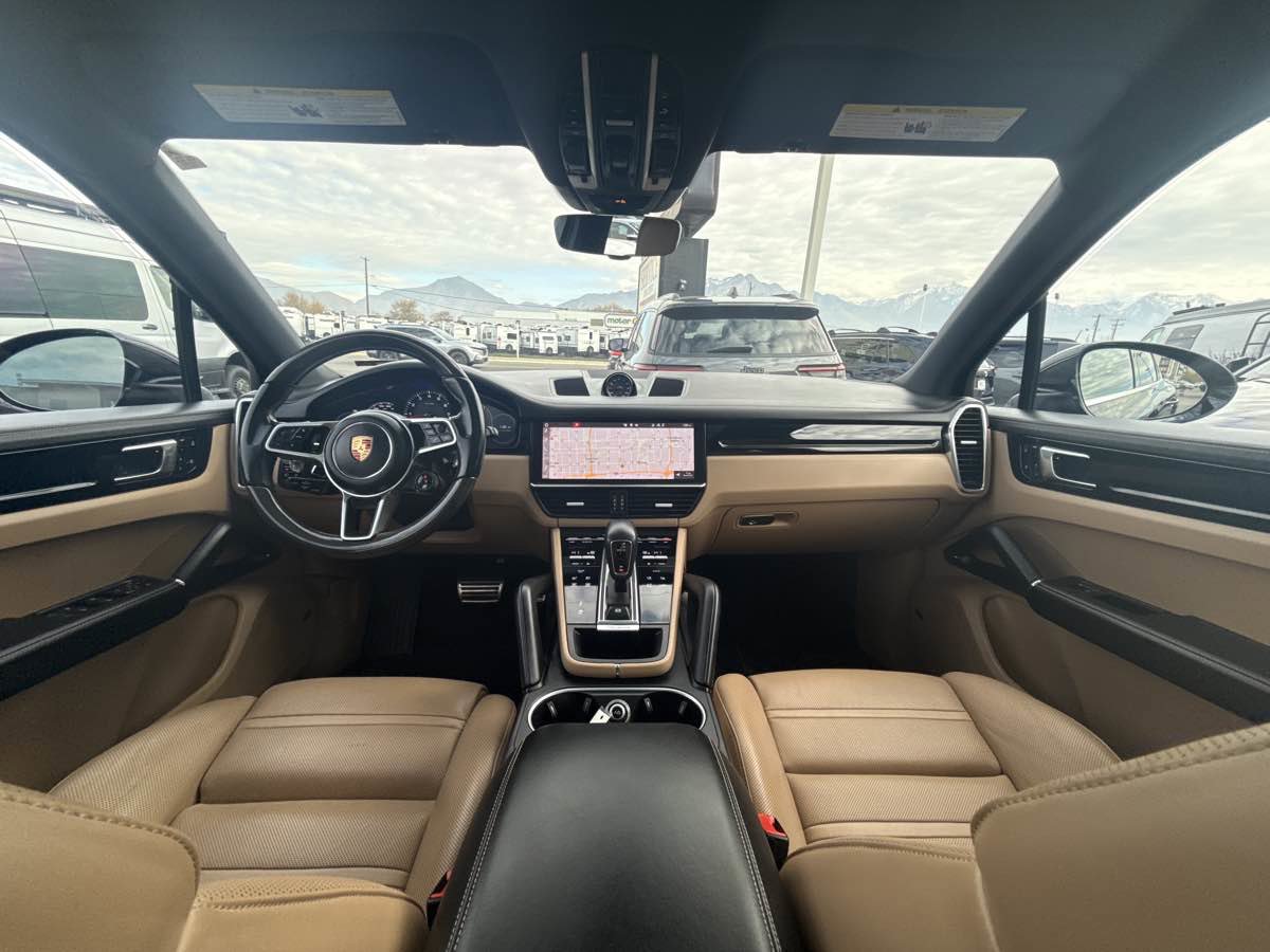 Used 2020 Porsche Cayenne S image 19
