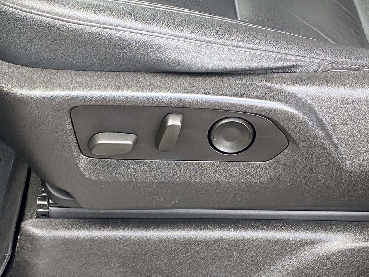 Used 2021 Chevrolet Tahoe Z71 w/ Z71 Off-Road Package image 15