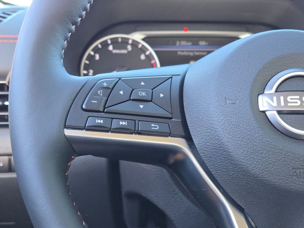 Used 2025 Nissan Sentra SR w/ SR Premium Package image 30