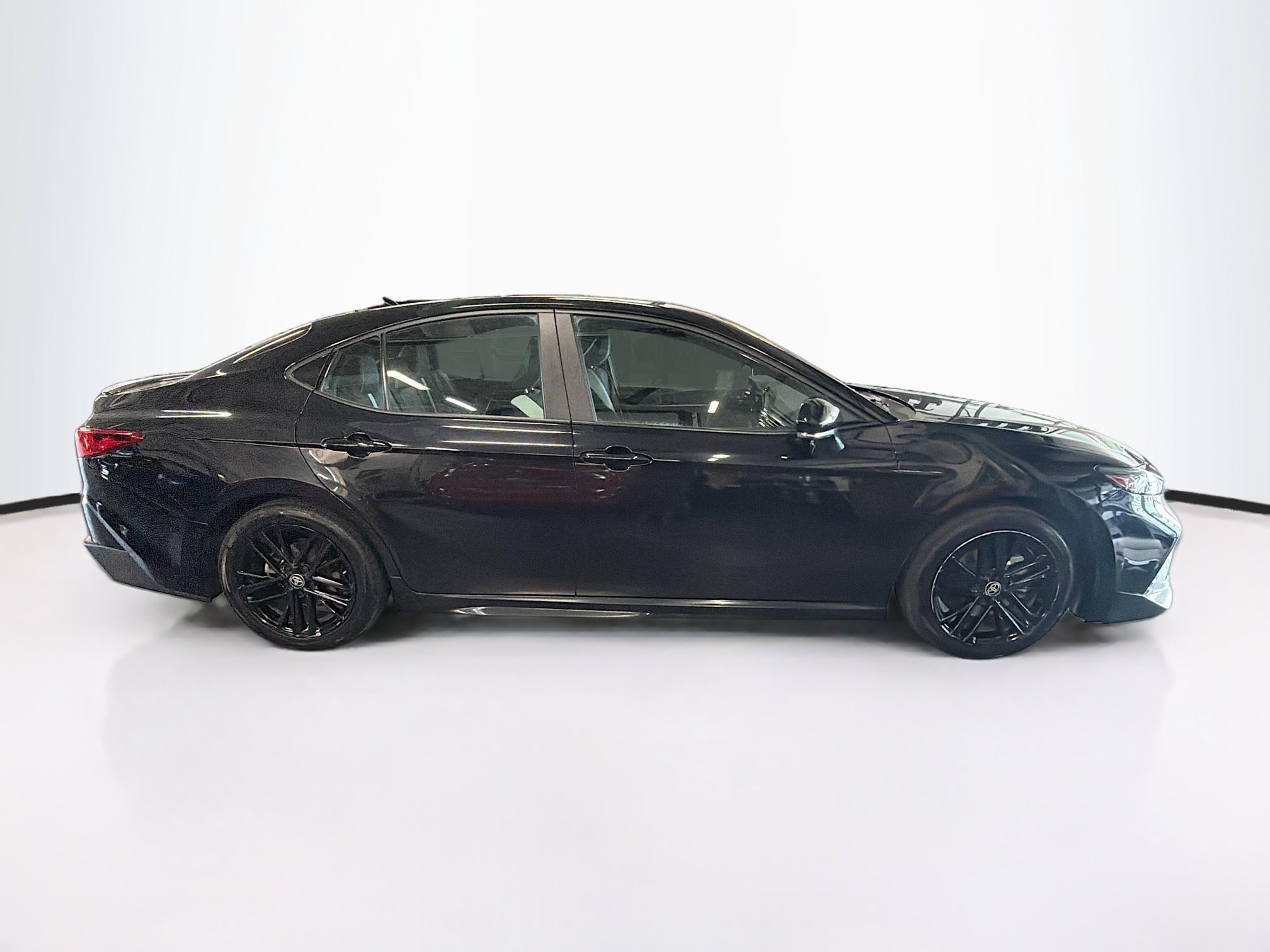 Used 2025 Toyota Camry SE FWD image 10