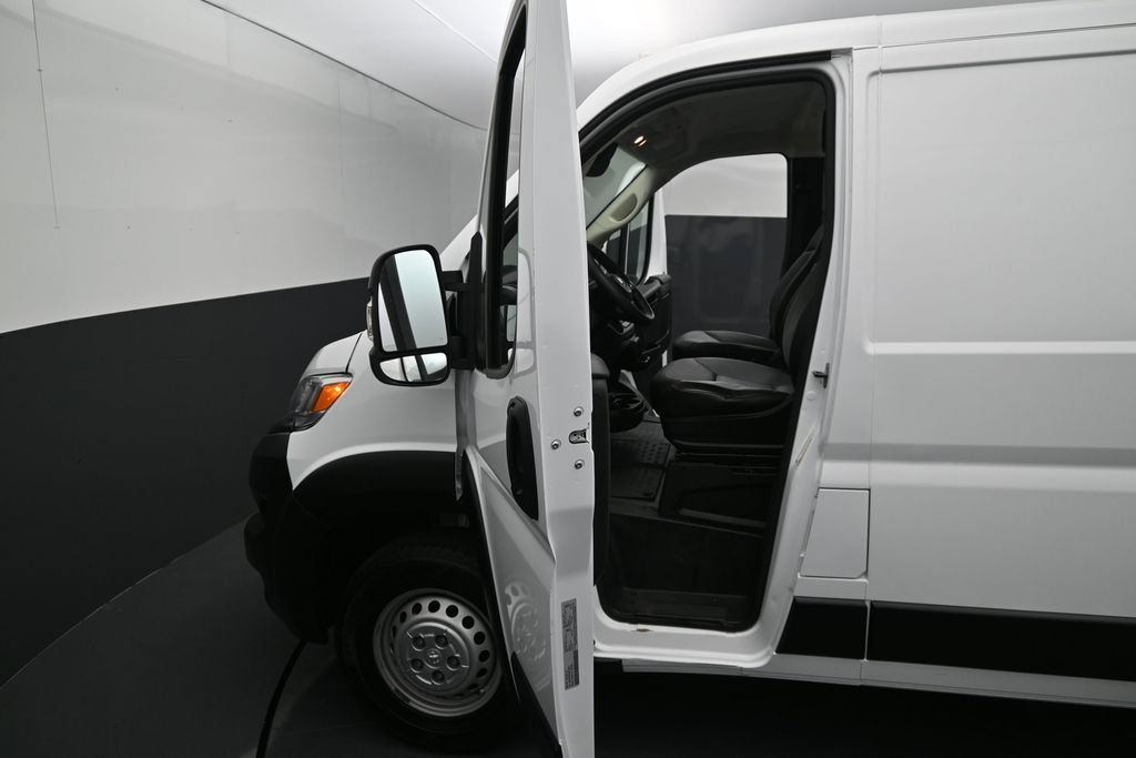 Used 2025 RAM ProMaster 2500 w/ Convenience Group FWD image 15