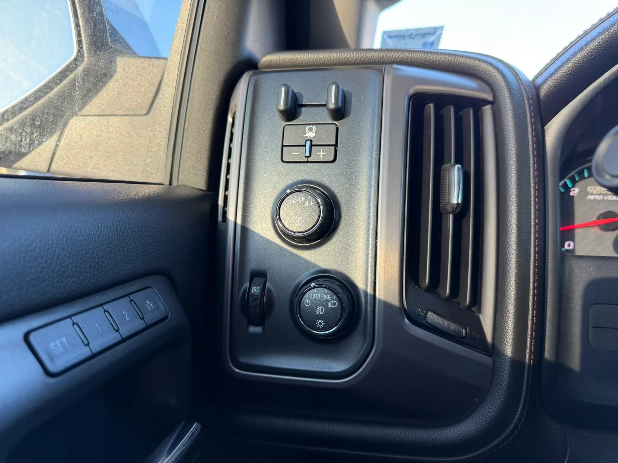 Used 2017 GMC Sierra 2500 SLT w/ All Terrain HD Package image 16