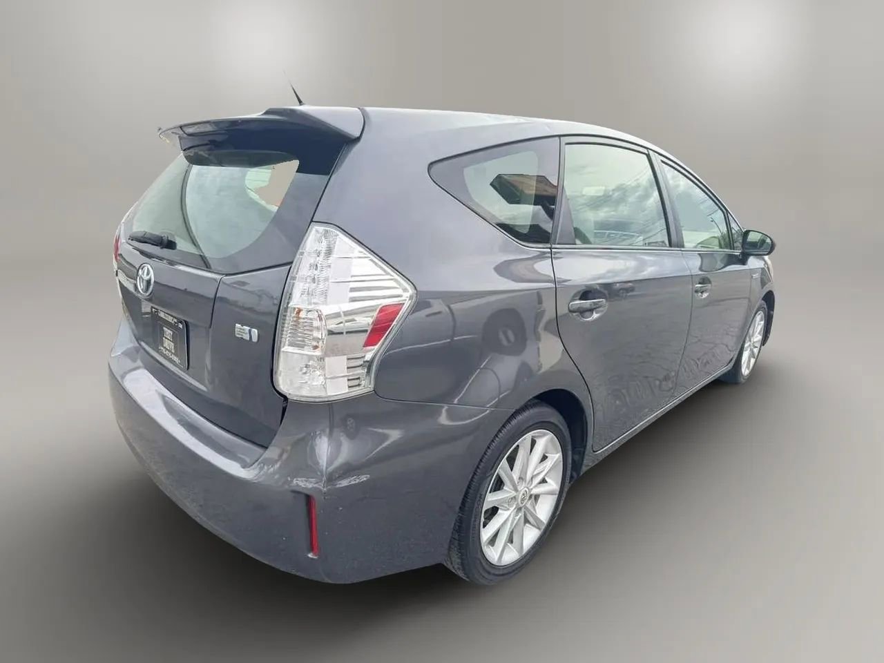 Used 2012 Toyota Prius V Five FWD image 9
