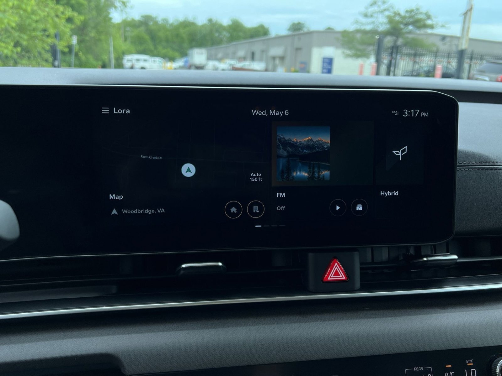 Used 2025 Kia Carnival EX FWD image 31
