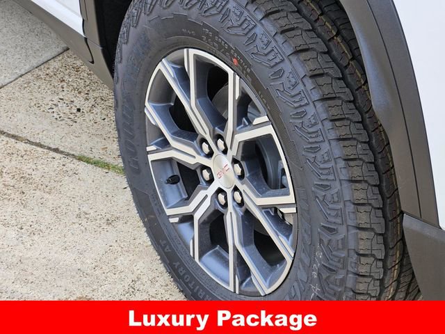 New 2026 GMC Acadia AT4 w/ Luxury Package image 13