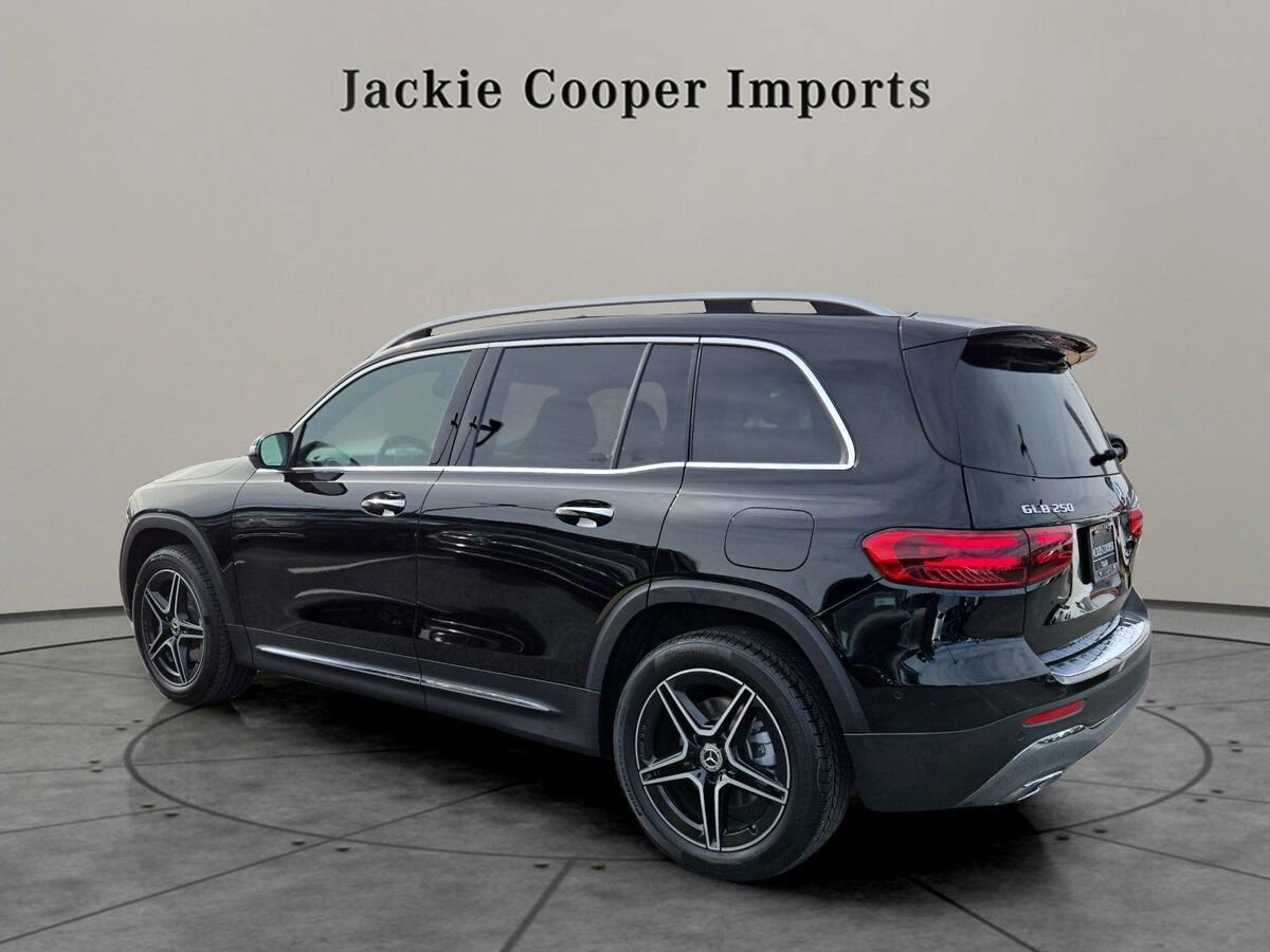 New 2026 Mercedes-Benz GLB 250 image 3