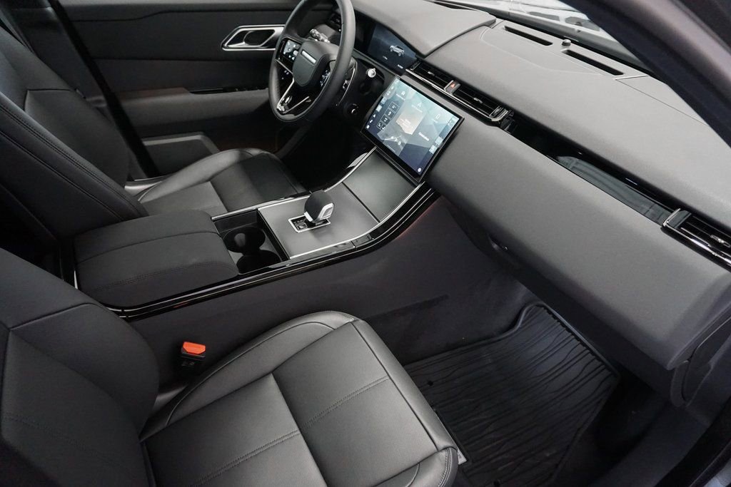Used 2025 Land Rover Range Rover Velar Dynamic SE image 22