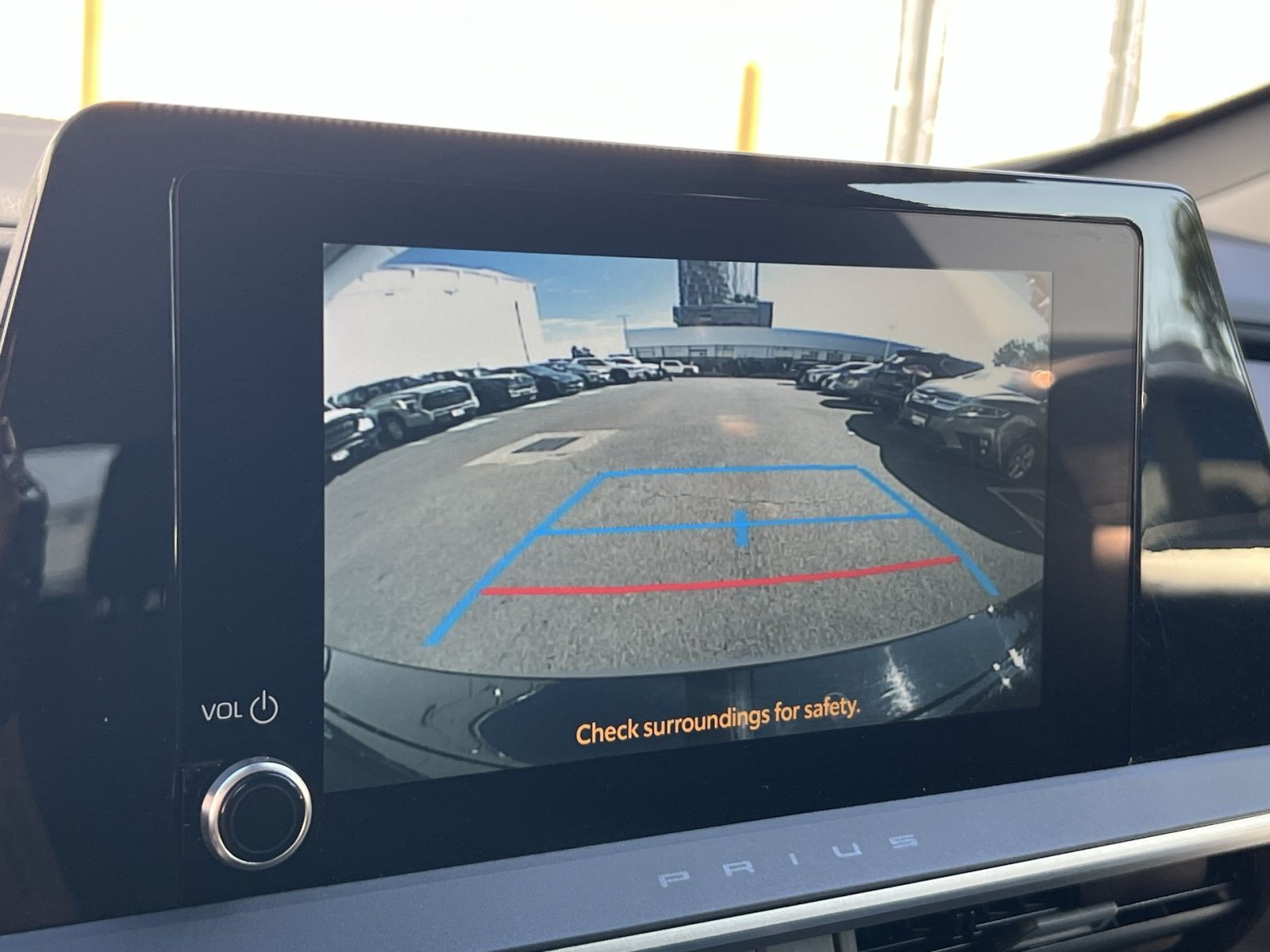 Used 2025 Toyota Prius LE FWD image 18