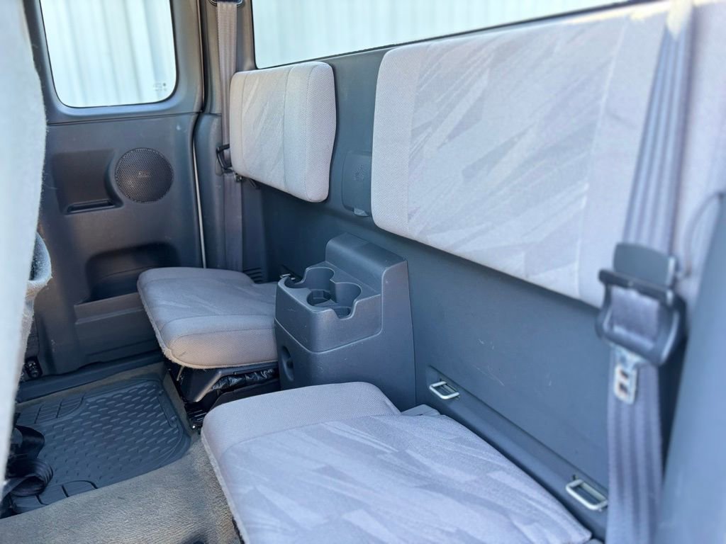 Used 2004 Chevrolet Colorado 2WD Extended Cab w/ Comfort Convenience Package image 18