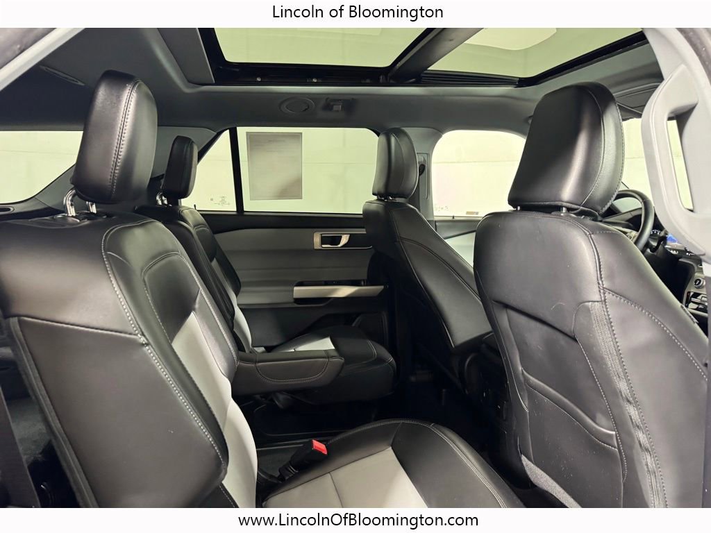Used 2022 Ford Explorer XLT w/ Equipment Group 202A AWD/4WD image 22