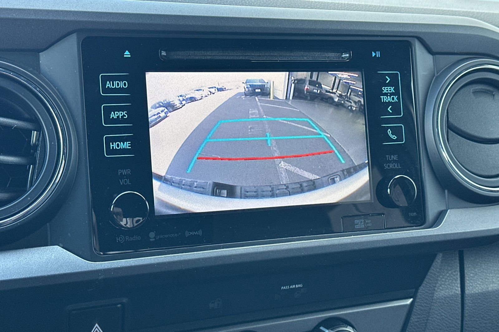 Used 2019 Toyota Tacoma TRD Sport w/ Technology Package image 21