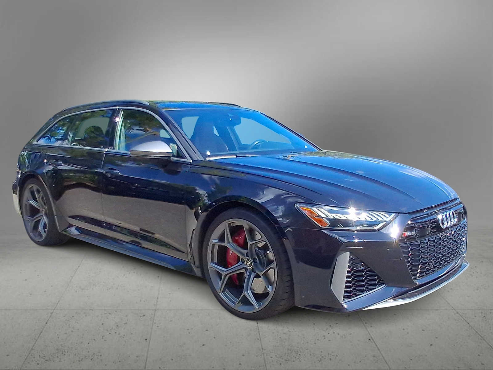 Certified 2024 Audi RS 6 performance AWD/4WD image 2