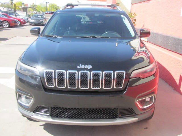 Used 2019 Jeep Cherokee Limited image 3