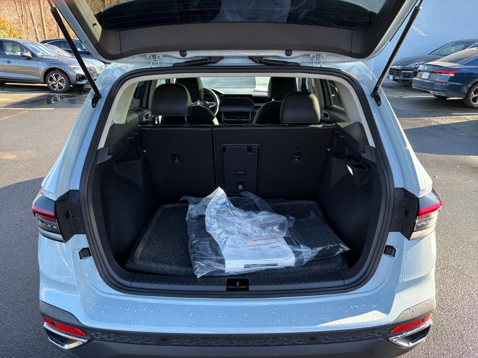 New 2026 Volkswagen Taos SEL AWD/4WD image 14
