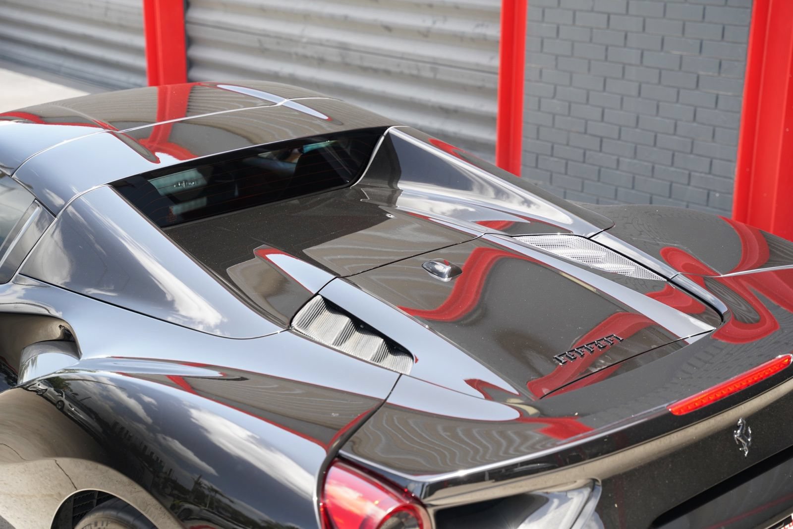 Used 2016 Ferrari 488 Spider RWD image 20