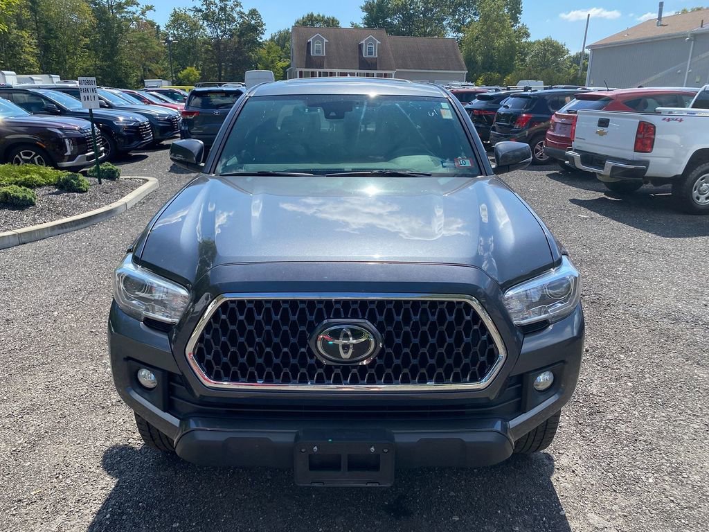 Used 2018 Toyota Tacoma TRD Off-Road w/ Technology Package AWD/4WD image 3