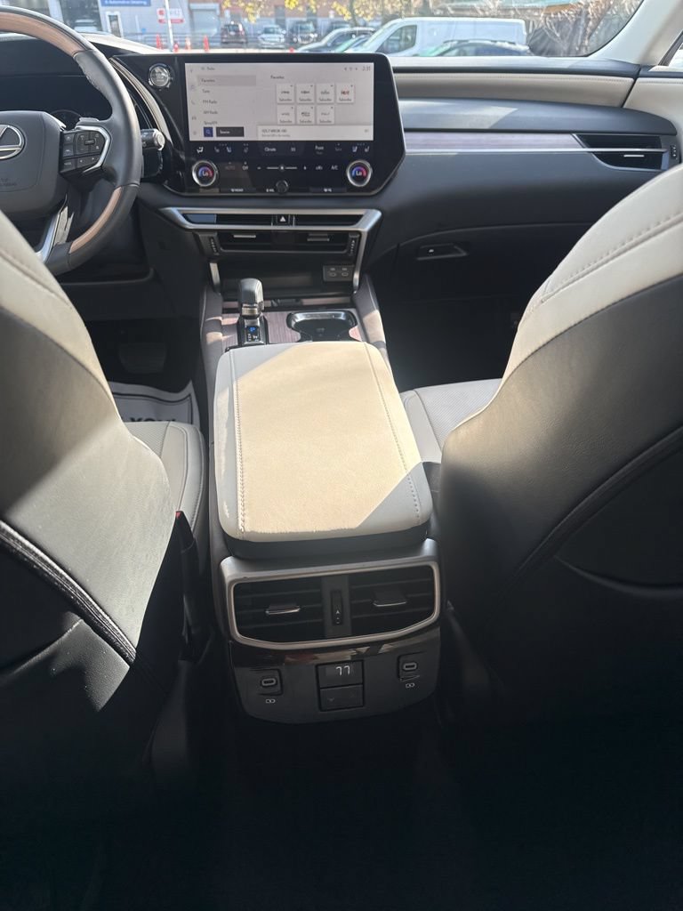 Used 2024 Lexus RX 350 Premium w/ Accessory Package (Z1) AWD/4WD image 27