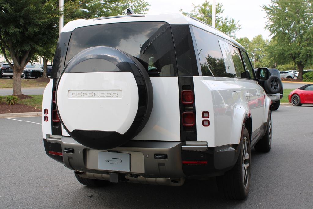 Certified 2024 Land Rover Defender 130 X-Dynamic SE AWD/4WD image 3