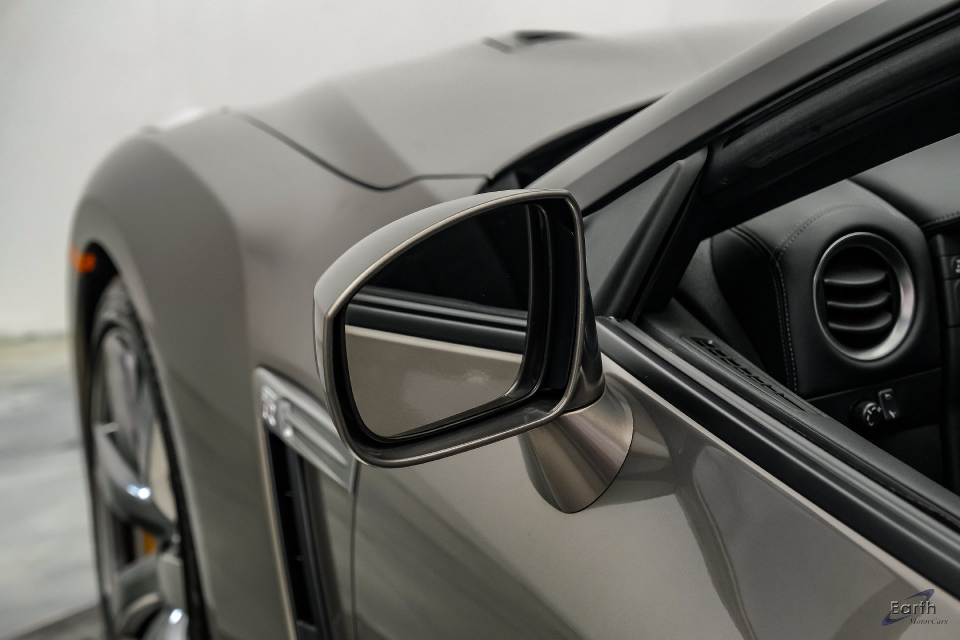 Used 2009 Nissan GT-R Premium AWD/4WD image 44