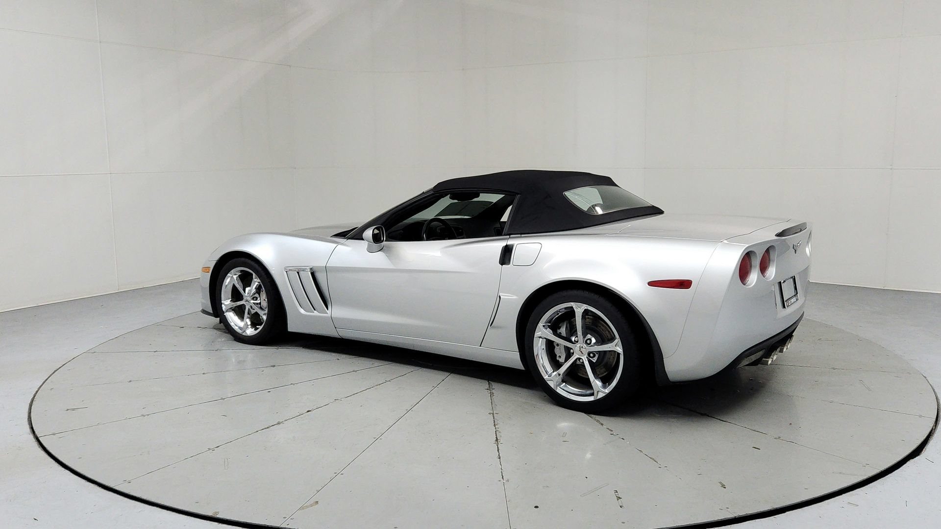 Used 2010 Chevrolet Corvette Grand Sport w/ Preferred Equipment Group RWD image 3