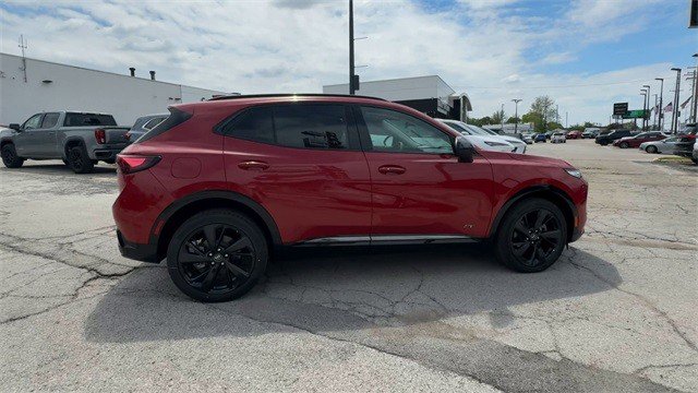 New 2025 Buick Envision Sport Touring image 9
