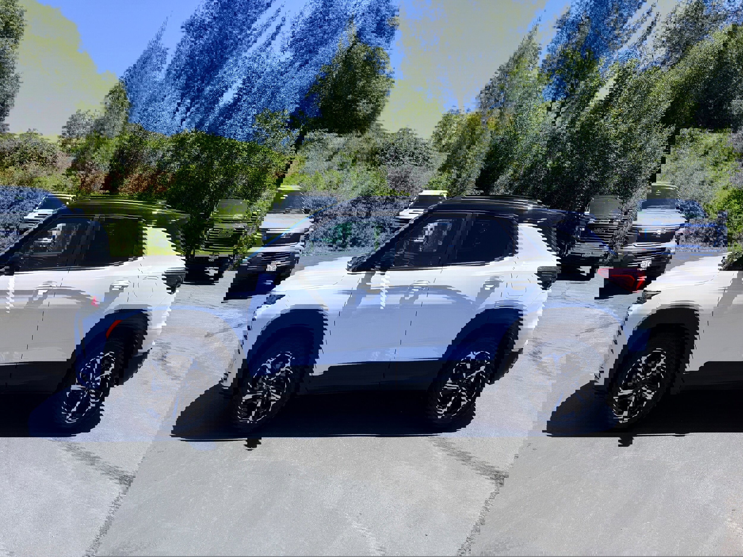 Used 2021 Chevrolet TrailBlazer RS w/ Sun and Liftgate Package AWD/4WD image 1