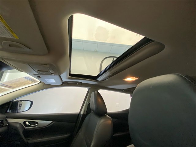 Used 2020 Nissan Rogue Sport SL w/ Premium Package image 13