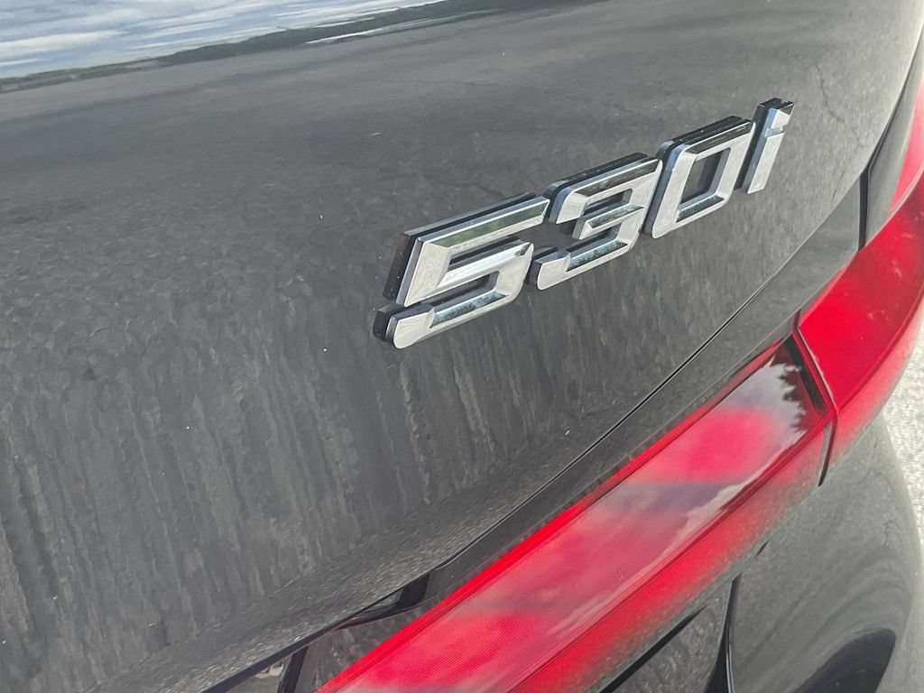 Used 2021 BMW 530i RWD image 13