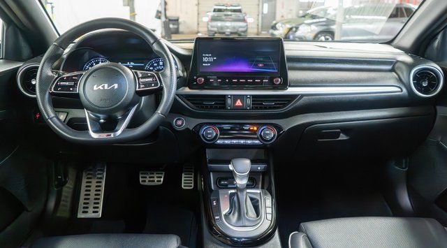 Used 2023 Kia Forte GT-Line w/ GT-Line Premium Package image 15