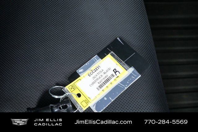 Used 2024 Tesla Cybertruck AWD Crew Cab image 38