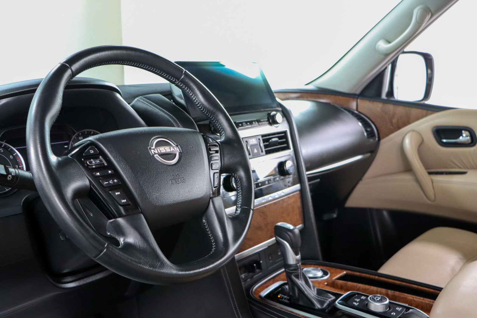 Used 2022 Nissan Armada SL w/ Captain's Chairs Package image 24