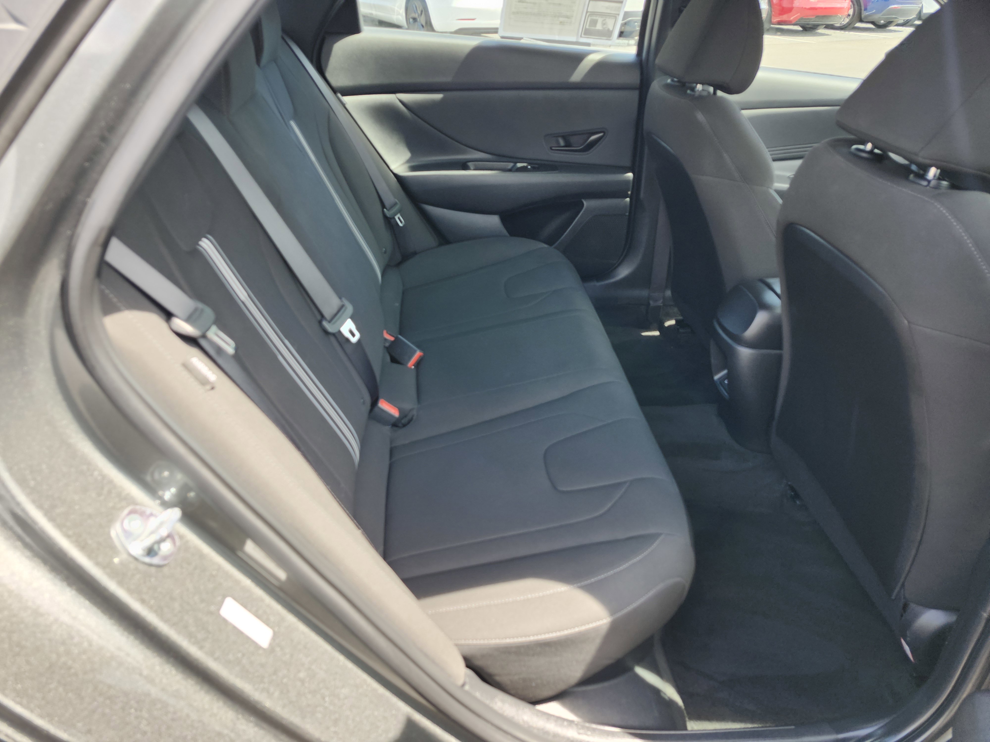 Used 2025 Hyundai Elantra SEL FWD image 18