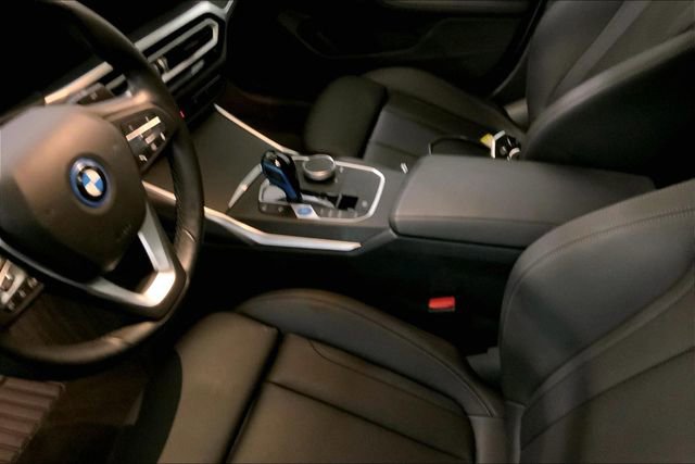 Used 2023 BMW i4 eDrive40 image 8