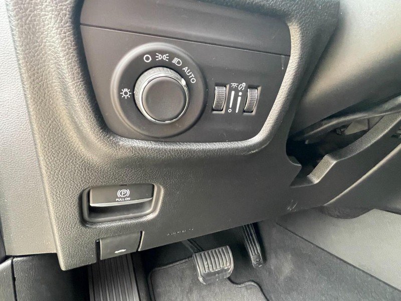 Used 2024 Jeep Grand Cherokee Altitude AWD/4WD image 21