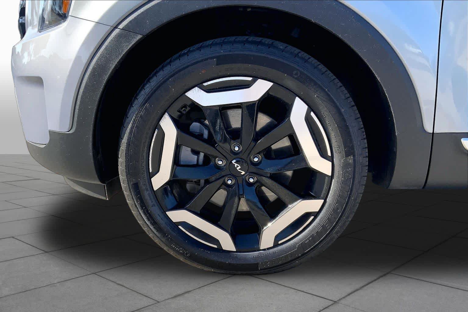 Used 2025 Kia Telluride S AWD/4WD image 11