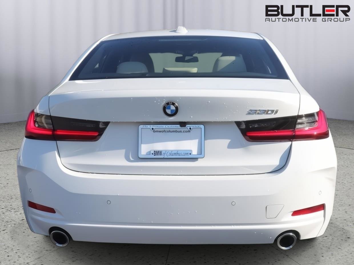 Used 2023 BMW 330i Sedan w/ Premium Package image 5