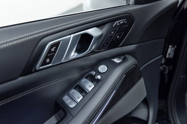 Certified 2024 BMW X7 xDrive40i image 12