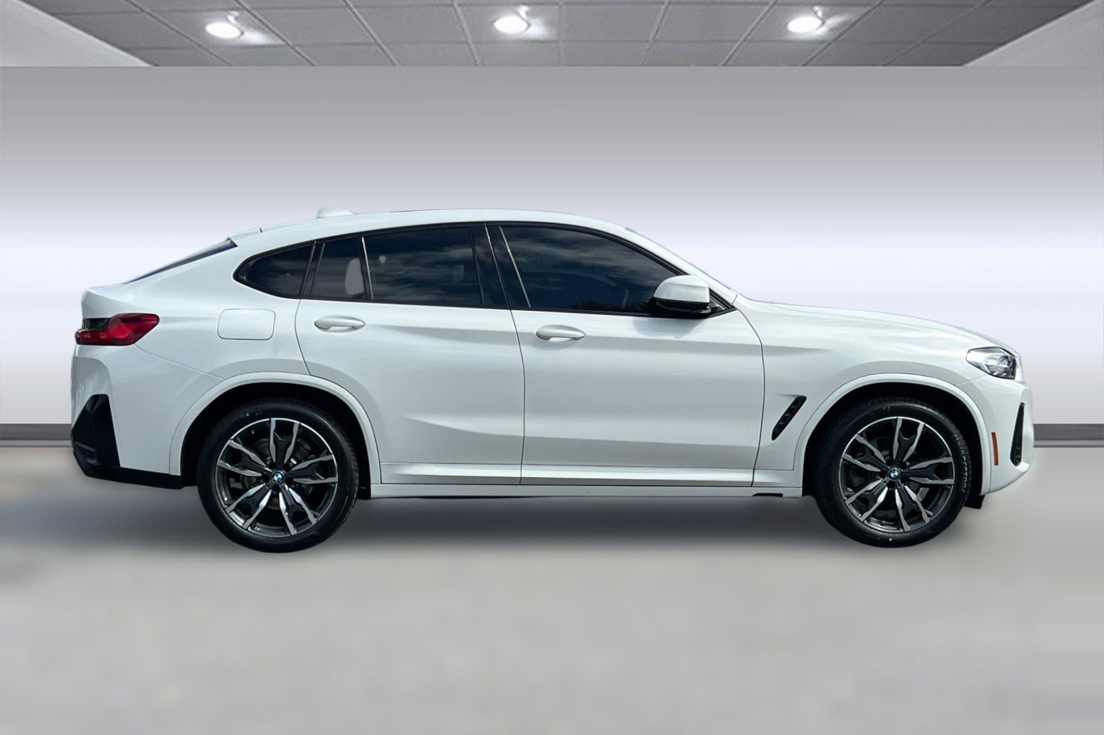 Certified 2023 BMW X4 xDrive30i w/ M Sport Package AWD/4WD image 8