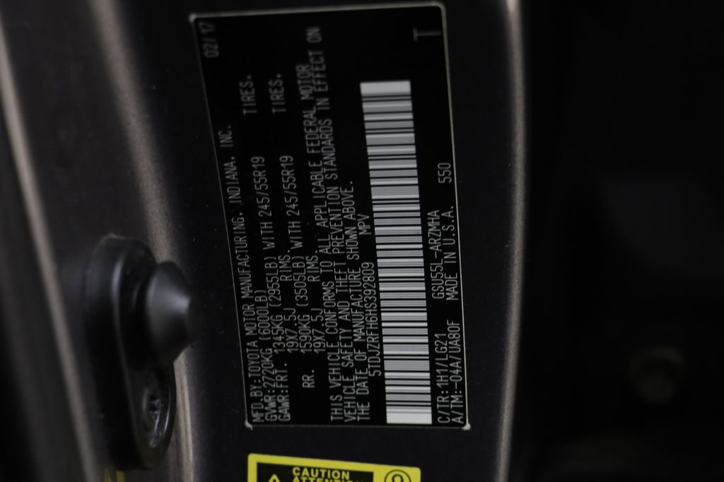 Used 2017 Toyota Highlander SE AWD/4WD image 25